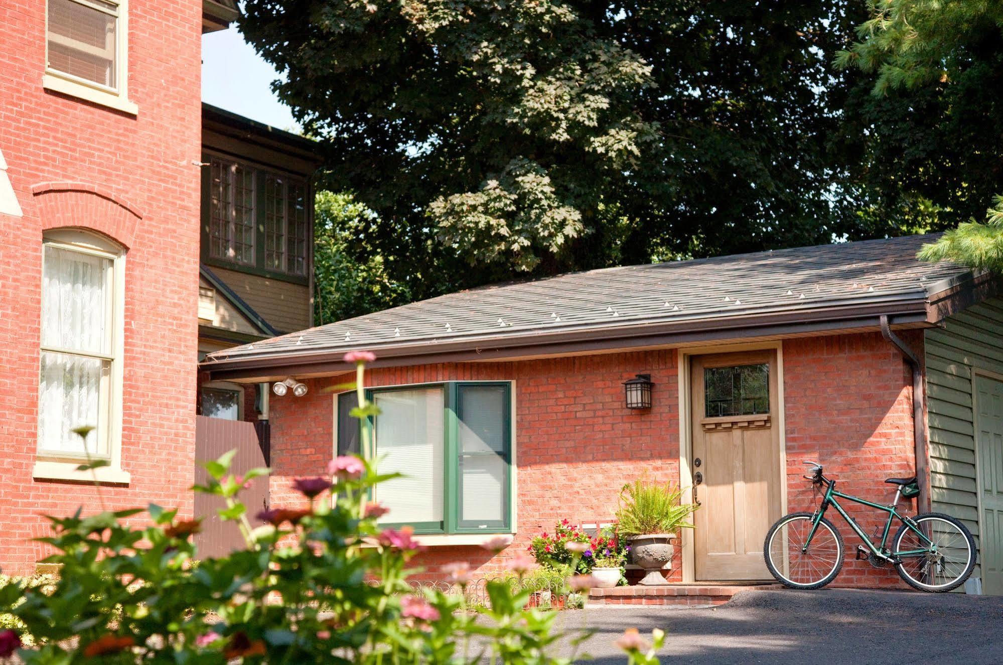 B.F. Hiestand House Bed & Breakfast Marietta Exterior photo
